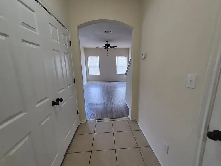 7208 Colina Way — Photo 3