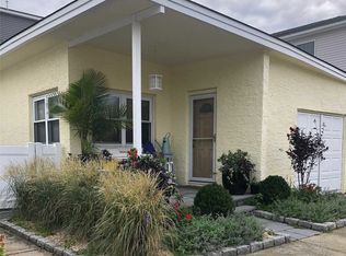 24 Armour St, Long Beach, NY 11561