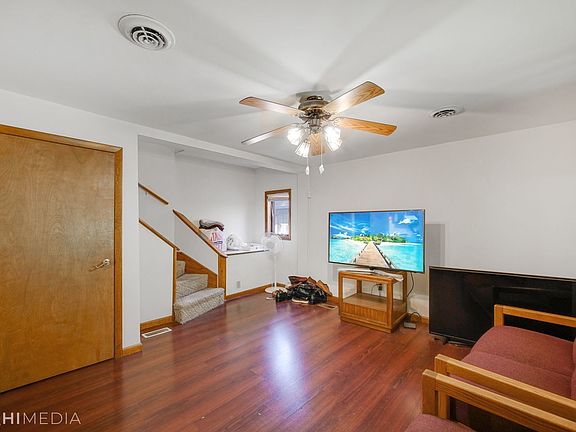 3rd image of 524 Cornell Ave