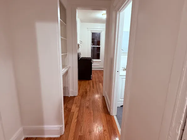 110 Duncan Avenue image 11 of 18