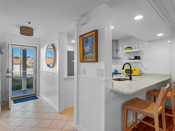 3rd image of 402 Bouchelle Dr APT 102