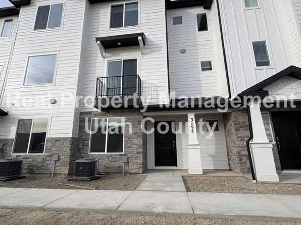 3898 N Cougar Ln E, Eagle Mountain, UT 84005