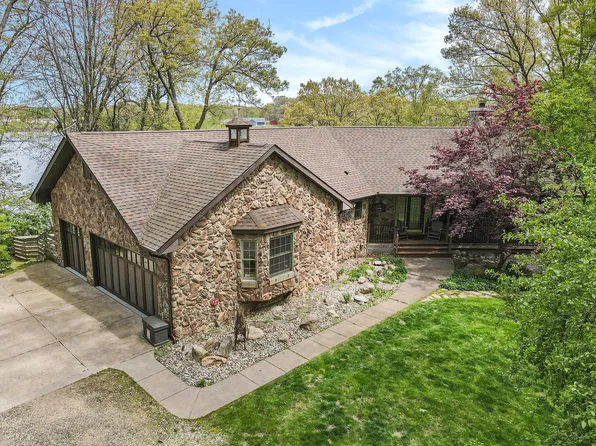 14965 Loon Lake Dr, Bellevue, MI 49021