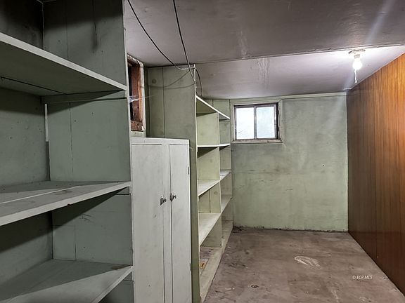 5th image of 245 Ash St