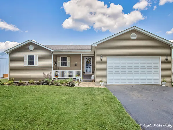 11910 Mead Ave, Hebron, IL 60034