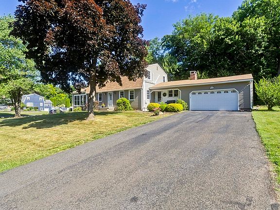 3rd image of 148 Clover Hill Dr