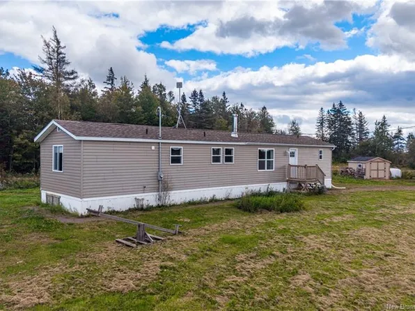 394 Collins Lake Rd, Beaubassin East, NB E4N 2N1