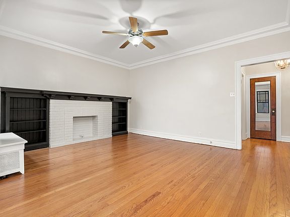 3rd image of 6811 N Greenview Ave APT 1