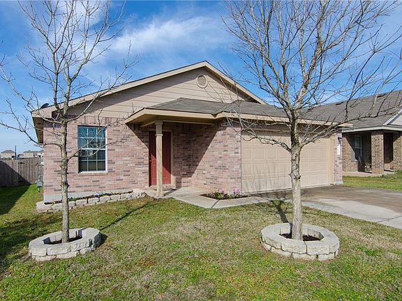 2nd image of 236 Nandina Dr