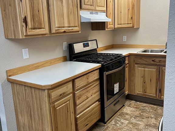 3rd image of 648 Dowling Rd #209