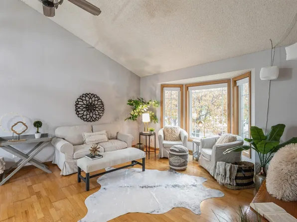 612 10th St, Farmington, MN 55024
