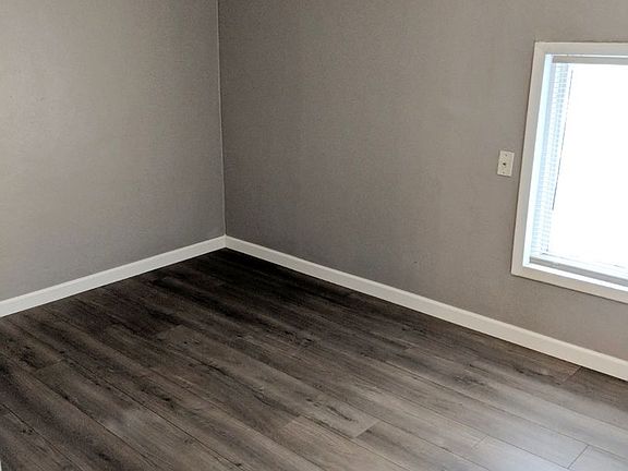 5th image of 726 Ferry St #604
