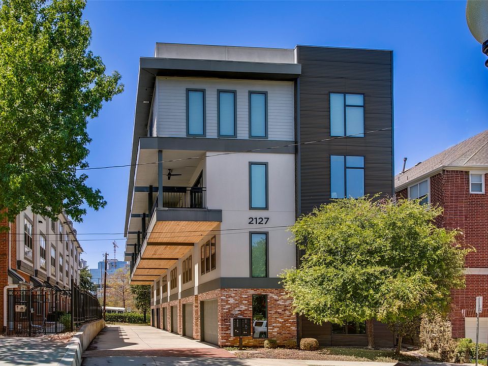 1st image of 2127 Clark St #103