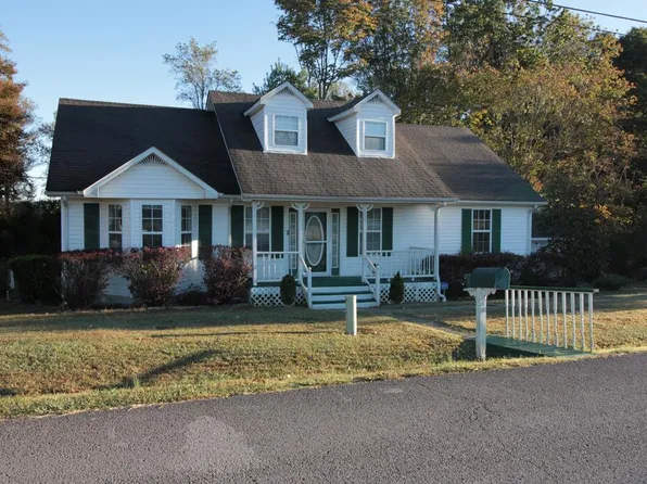 935 Holiday Haven Rd, Smithville, TN 37166