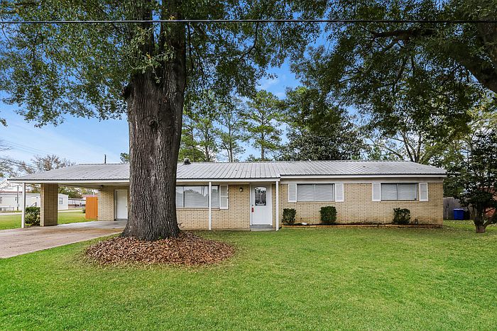 1st image of 226 Greer Dr