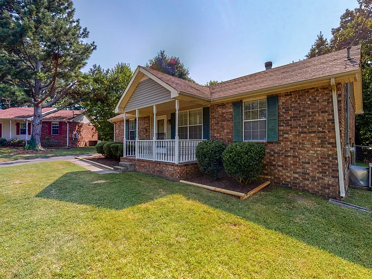 125 Kristen Ct — Photo 16