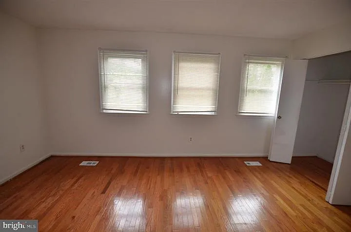 8426 Towne Crest Ct — Photo 16
