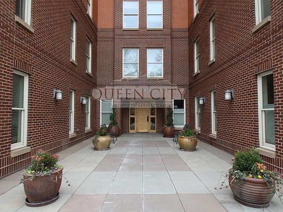 4th image of 1630 N Clarkson St APT 700