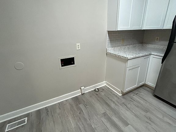 5th image of 1625 Sturm Ave #2