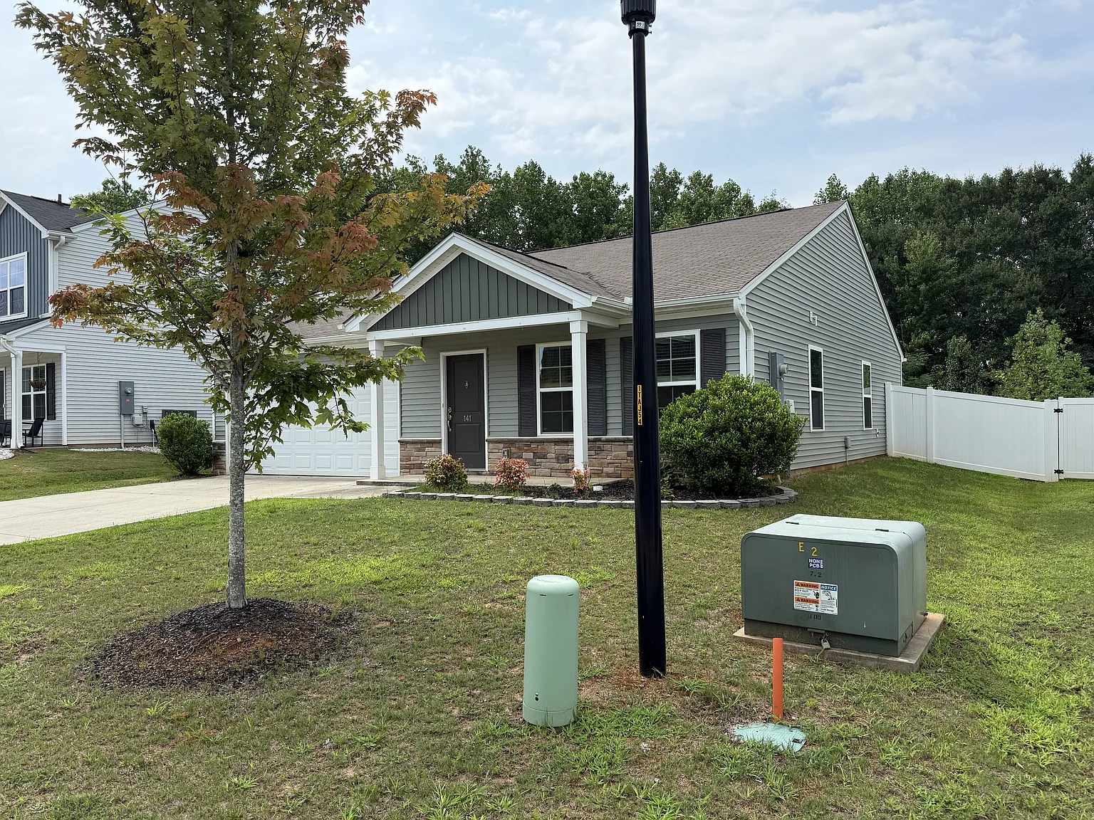 3 bed, 1258 sqft, $1,800 — Photo 2