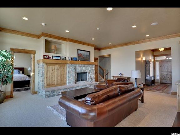 3rd image of 5948 E Big Horn Pkwy #126