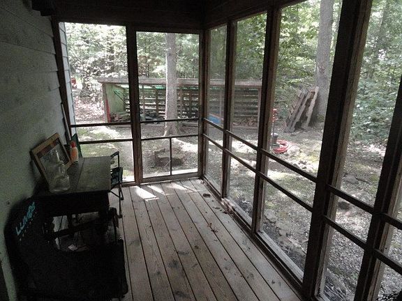 2nd image of 9918 Doe Flats Ln