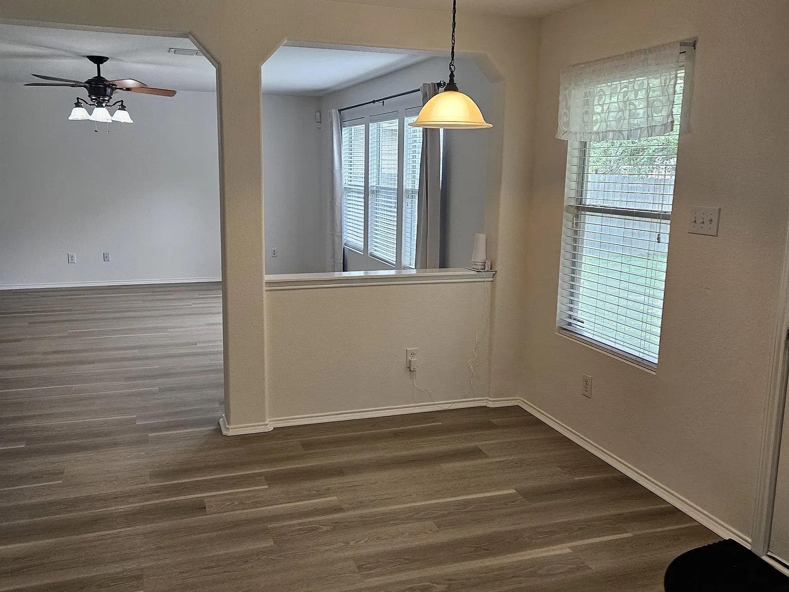 5 bed, 2669 sqft, $2,250 — Photo 4