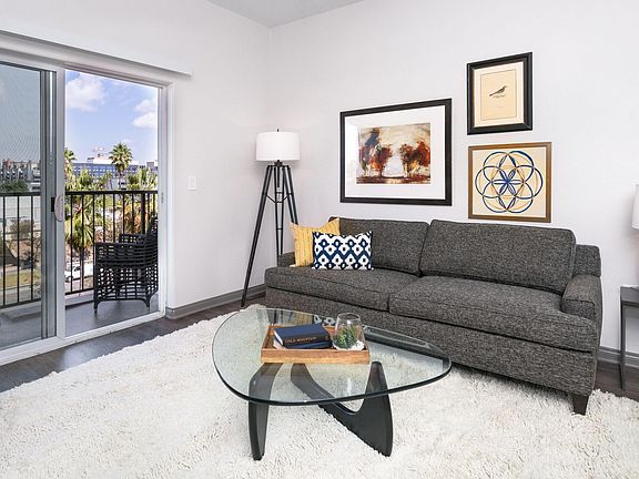 5th image of 40 Cedar Walk #3213