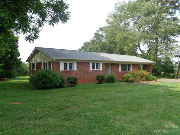 445 Hollis Rd, Ellenboro, NC 28040