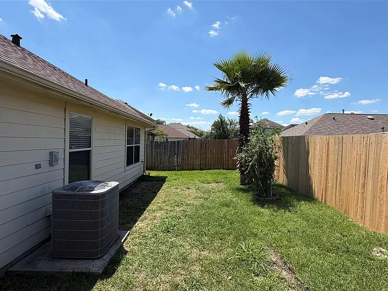 8943 Farm Ridge Ln — Photo 13