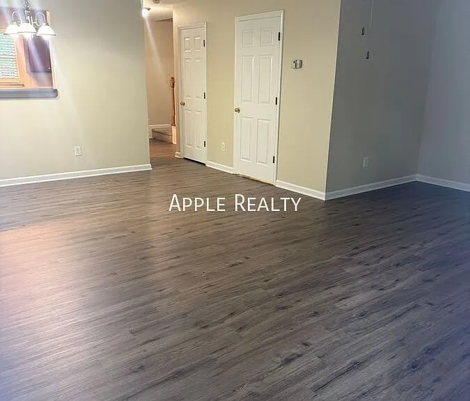 202 Allen St #B — Photo 11