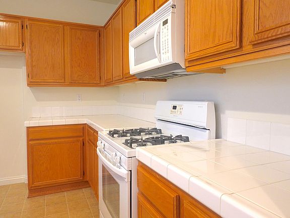 4th image of 1915 E Harvard Privado APT B