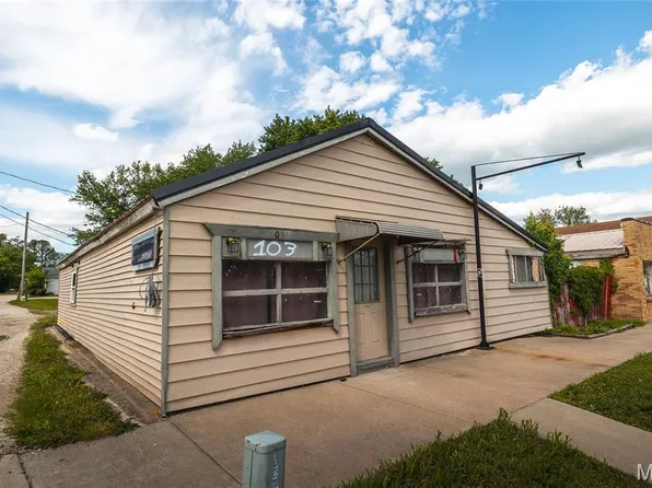 103 E 3rd St, Belle, MO 65013