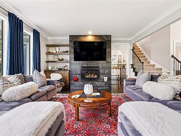2nd image of 5828 Edgewater Dr