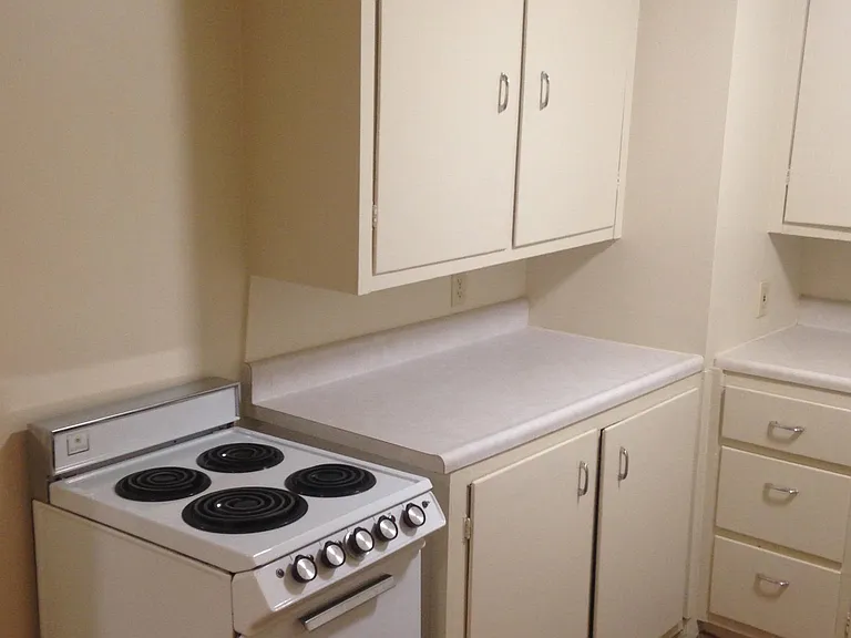 1000 Center Ave #12 — Photo 3