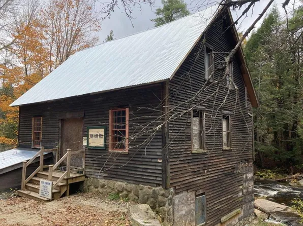 167 Turnpike Road, Grafton, NH 03240