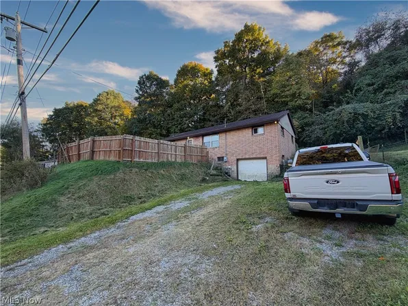15681 State Route 267, East Liverpool, OH 43920