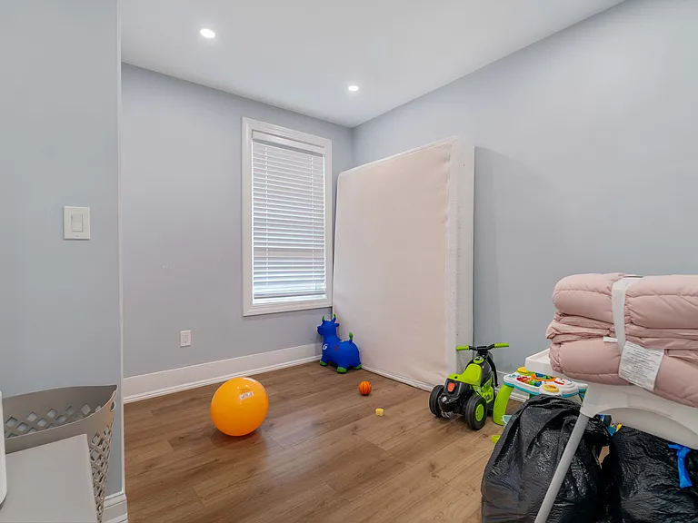 46 Saxton St #2 — Photo 9