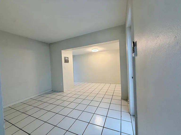 1215 NE 17th Ave #5 — Photo 7