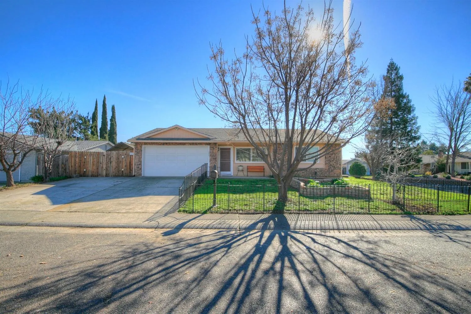 10120 Country Way photo 1