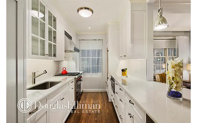 Sold by Douglas Elliman | media 26