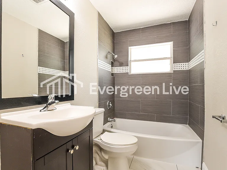 757 East Ave — Photo 7
