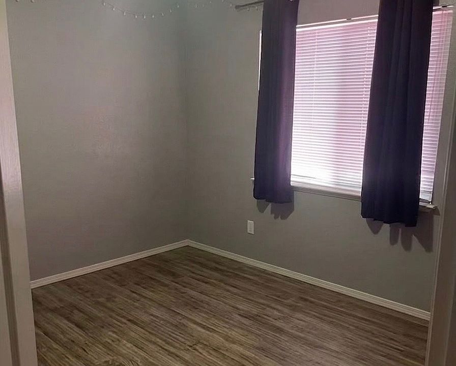 2nd image of 2807 Tourmaline Way #2