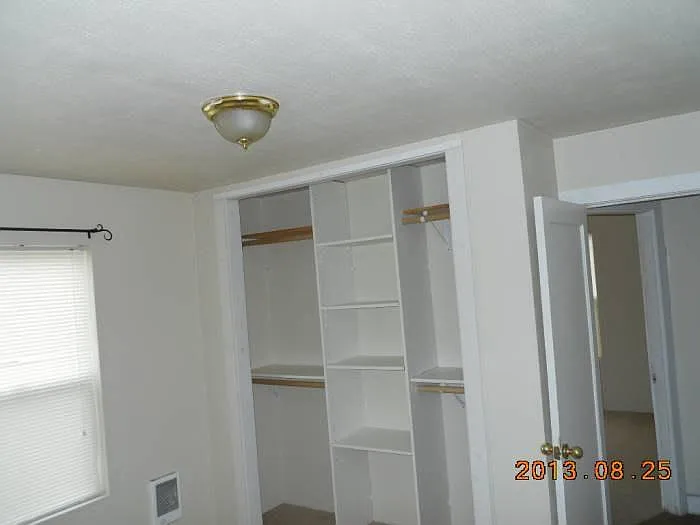 1023 E Main St — Photo 6