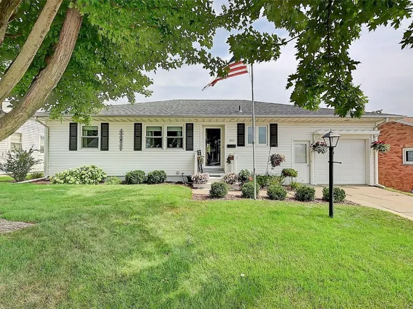 2215 Chandler St SW, Cedar Rapids, IA 52404