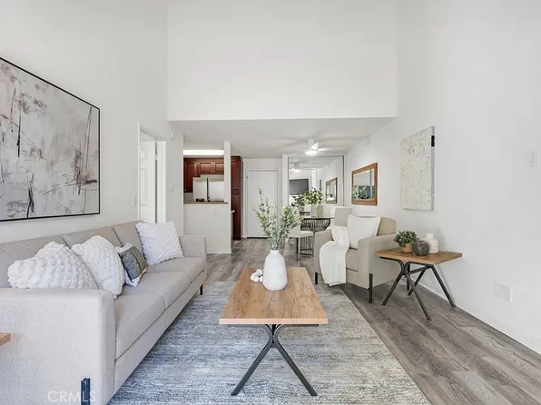 21500 Burbank Blvd APT 316, Woodland Hills, CA 91367