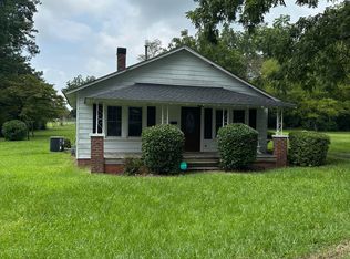 719 Barden St, Clinton, NC 28328