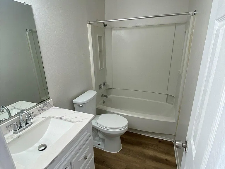 806 Sirocco Dr #A — Photo 5