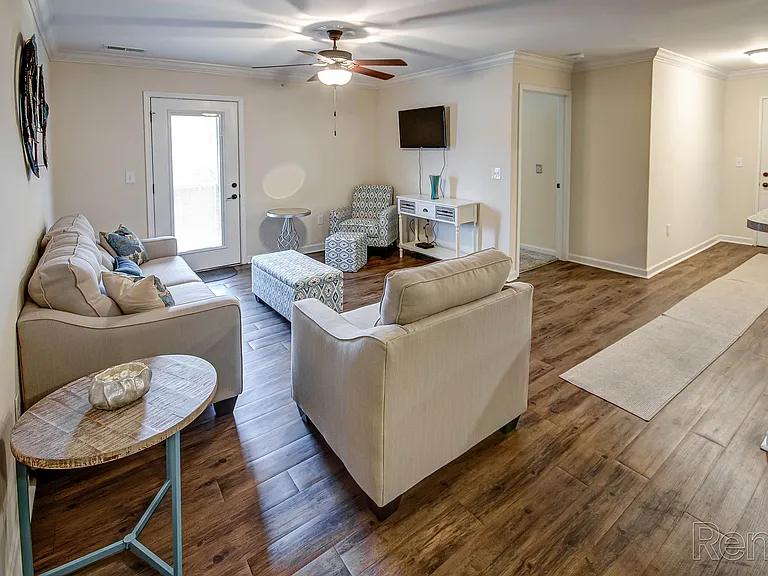 Nicholas Place Apartments — Photo 4