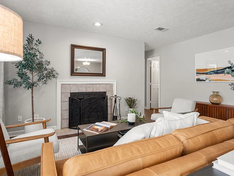 Belmont Crossing Apartment Homes — Photo 15